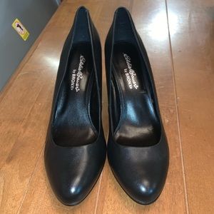 Eddie Bauer by Bronx black heels size 8.5 💋